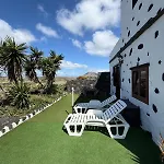 Villa Lanzarote Casa Volcanica-anclada Sobre La Lava Del Volcan Montana Blanca