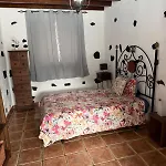 Lanzarote Casa Volcanica-anclada Sobre La Lava Del Volcan Montana Blanca