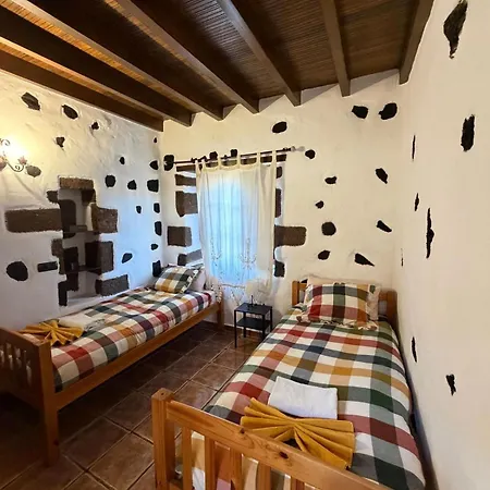 Lanzarote Casa Volcanica-anclada Sobre La Lava Del Volcan Villa *