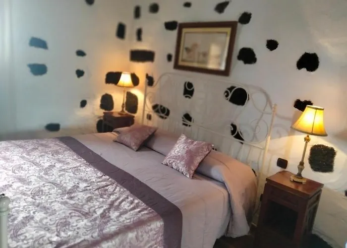 Lanzarote Casa Volcanica-anclada Sobre La Lava Del Volcan Vila Montana Blanca