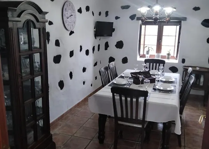 Vila Lanzarote Casa Volcanica-anclada Sobre La Lava Del Volcan