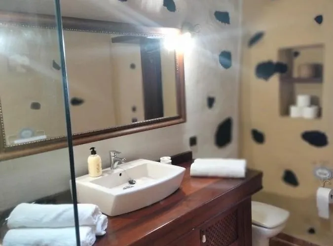 Vila Lanzarote Casa Volcanica-anclada Sobre La Lava Del Volcan *