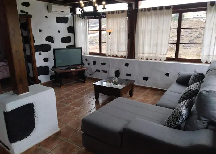 Vila Lanzarote Casa Volcanica-anclada Sobre La Lava Del Volcan *