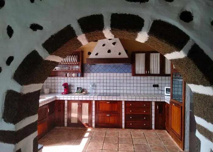 Lanzarote Casa Volcanica-anclada Sobre La Lava Del Volcan Vila *